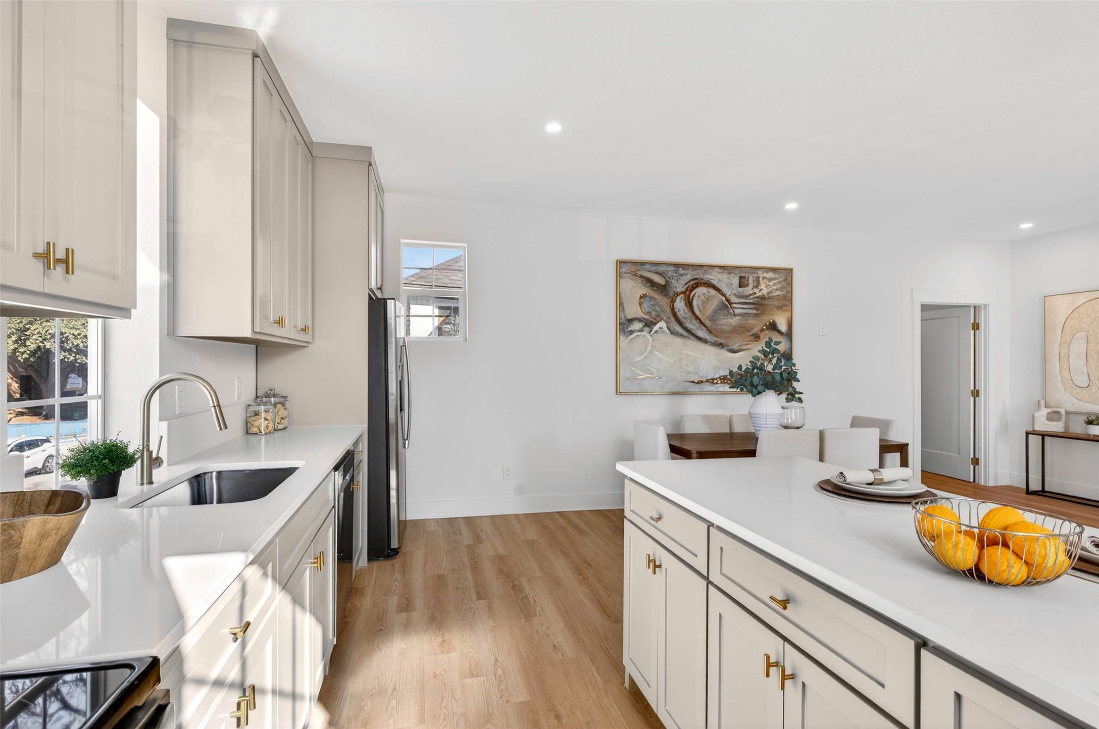 435 W 9th Street