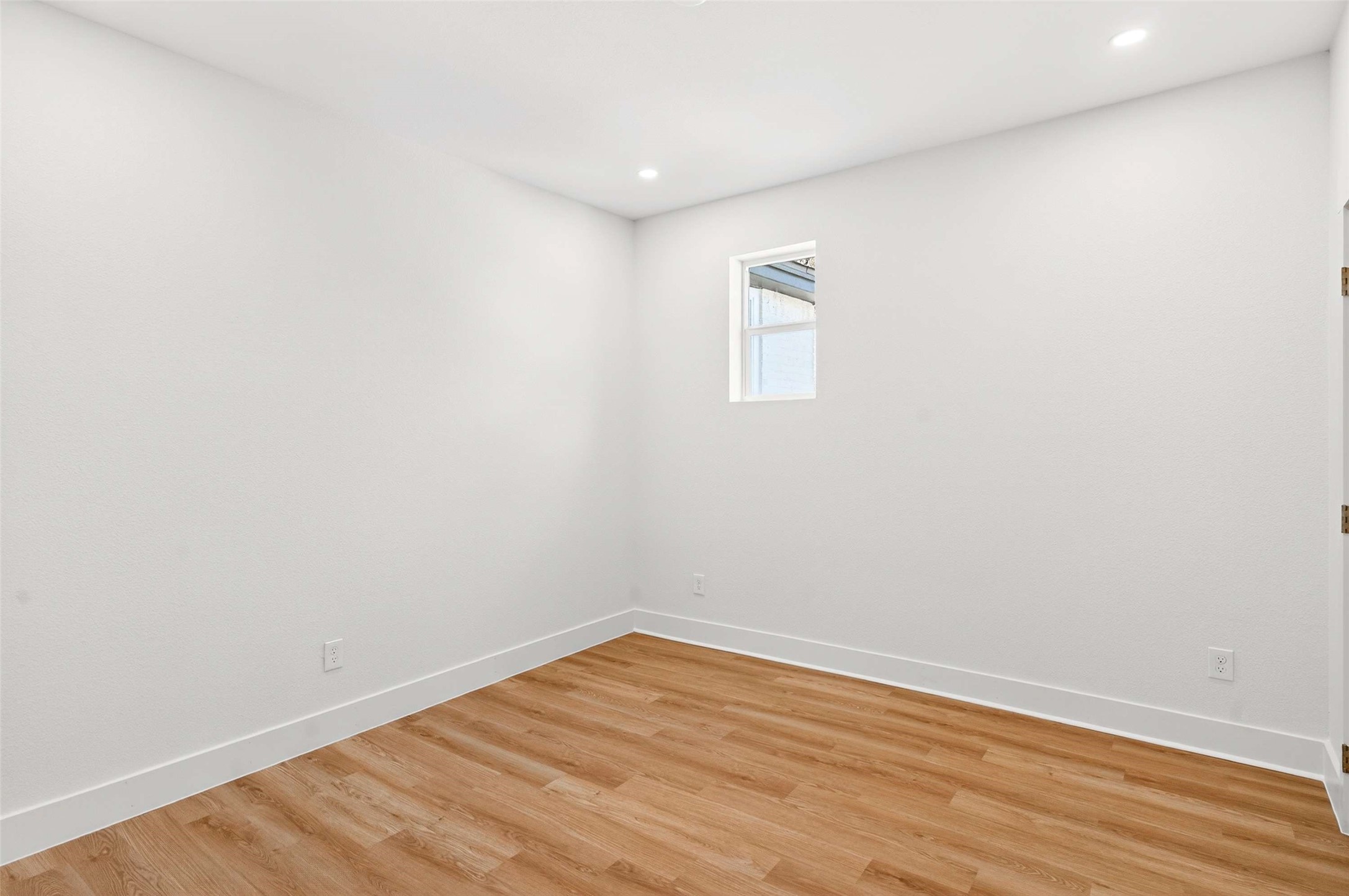 435 W 9th Street