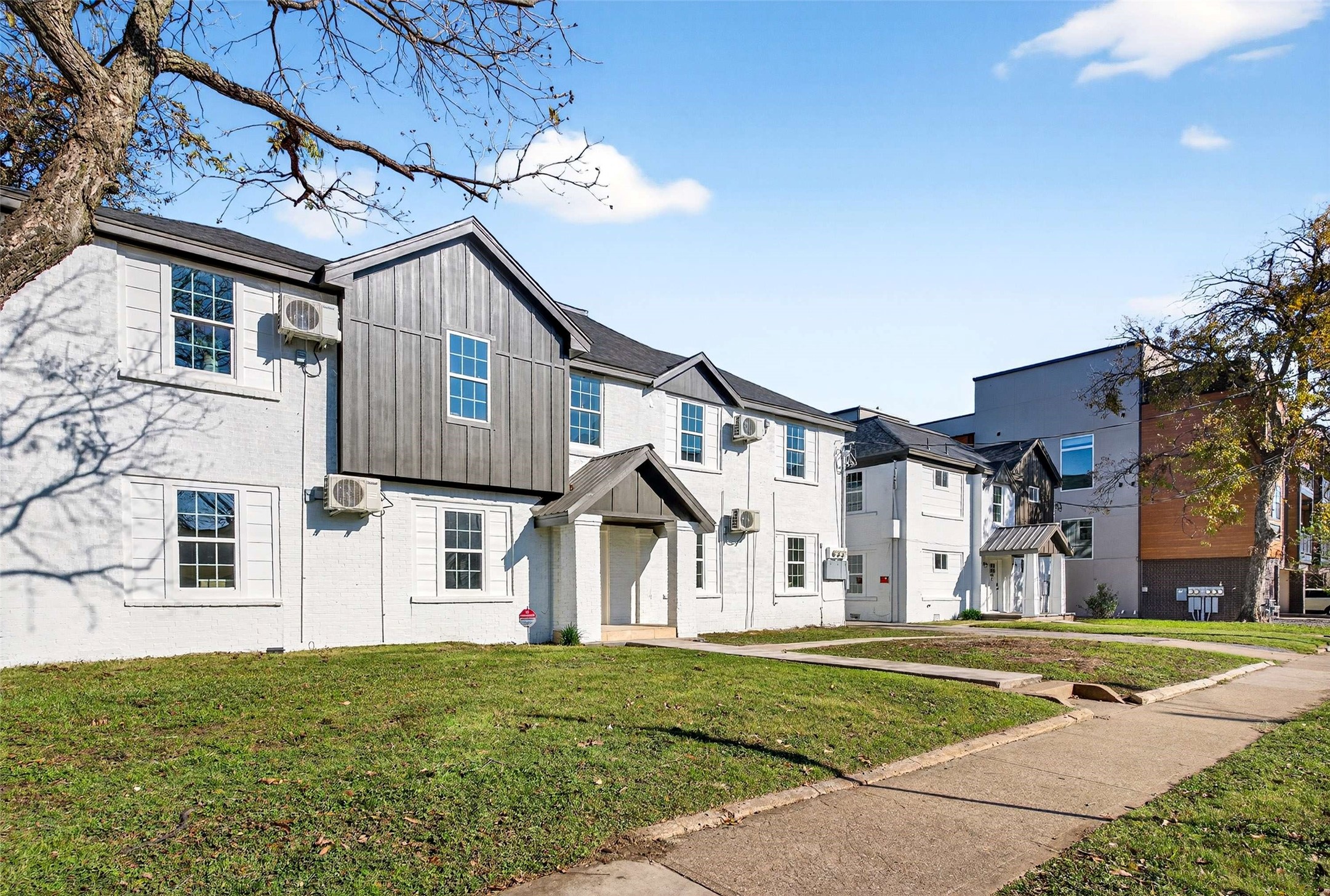 435 W 9th Street