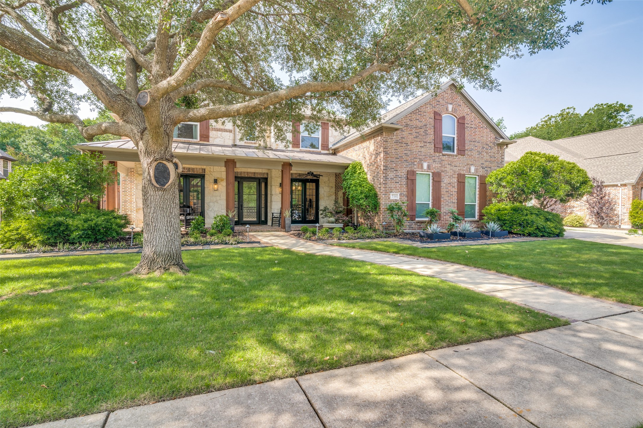 716 Ashley Place