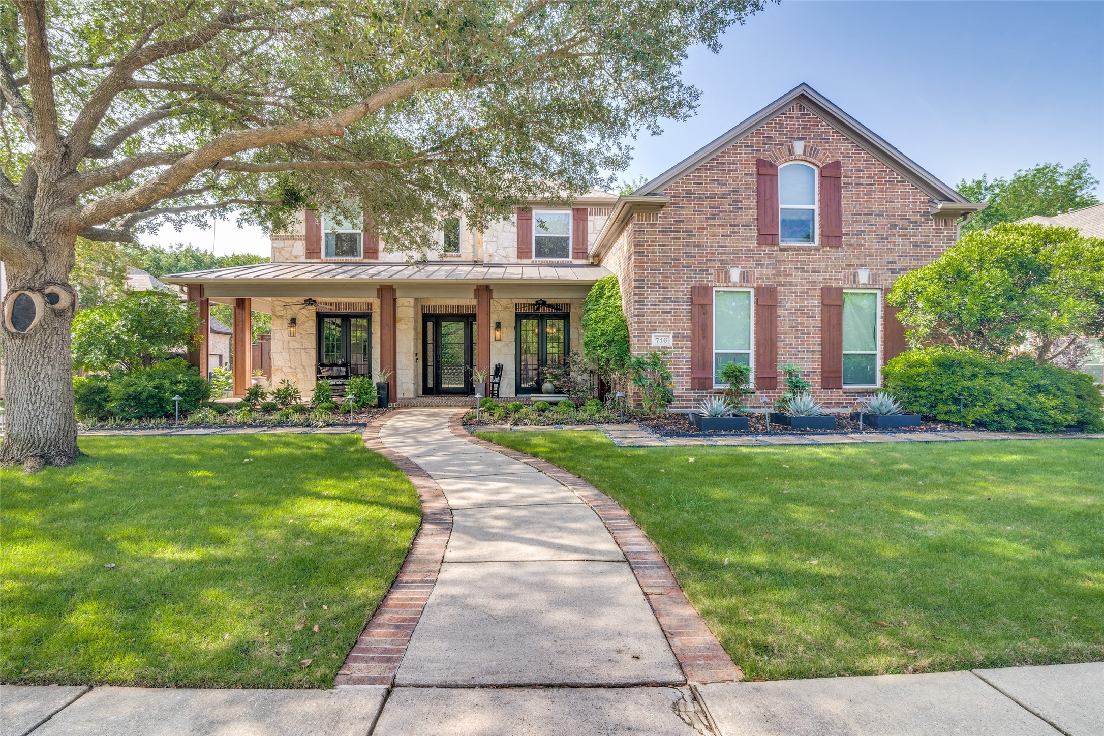 716 Ashley Place