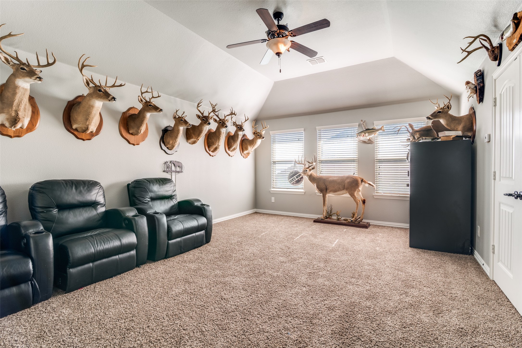 9615 Edgeway Circle