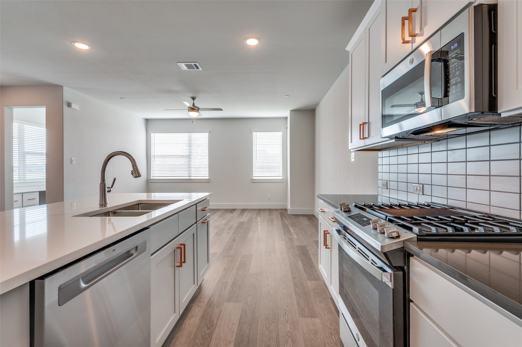 4553 Lamplights Drive