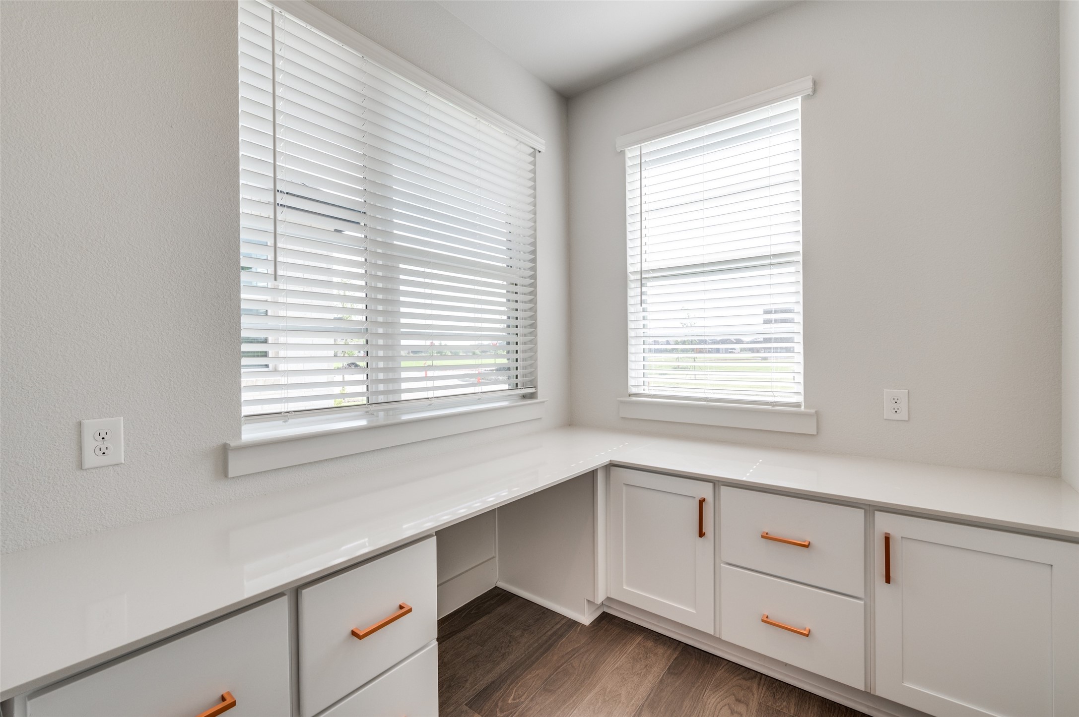 4553 Lamplights Drive