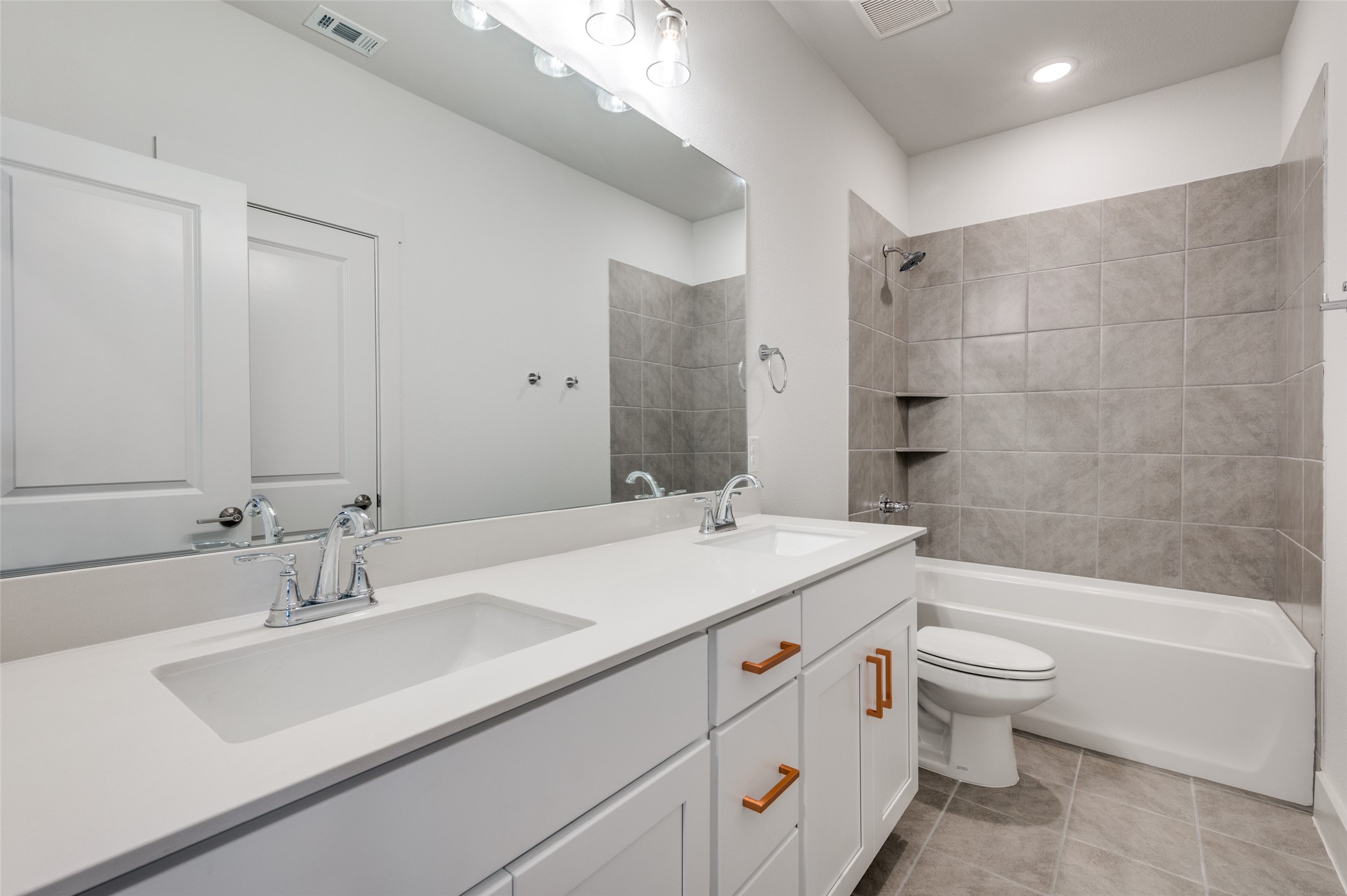 4553 Lamplights Drive