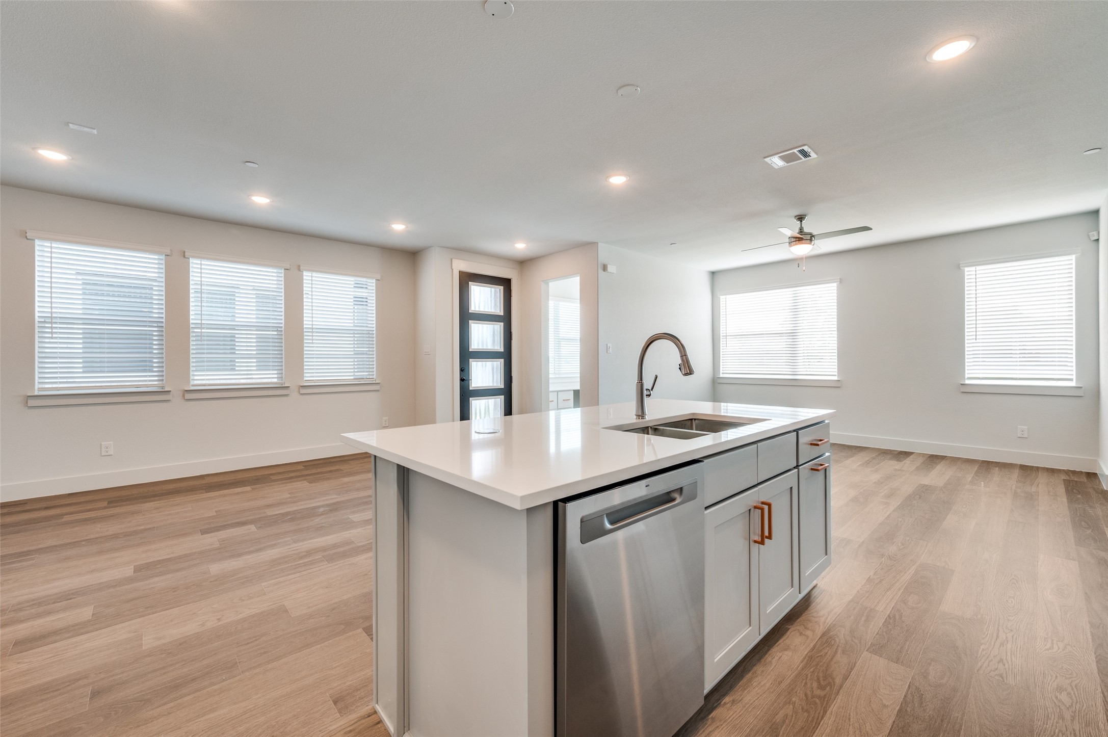 4553 Lamplights Drive