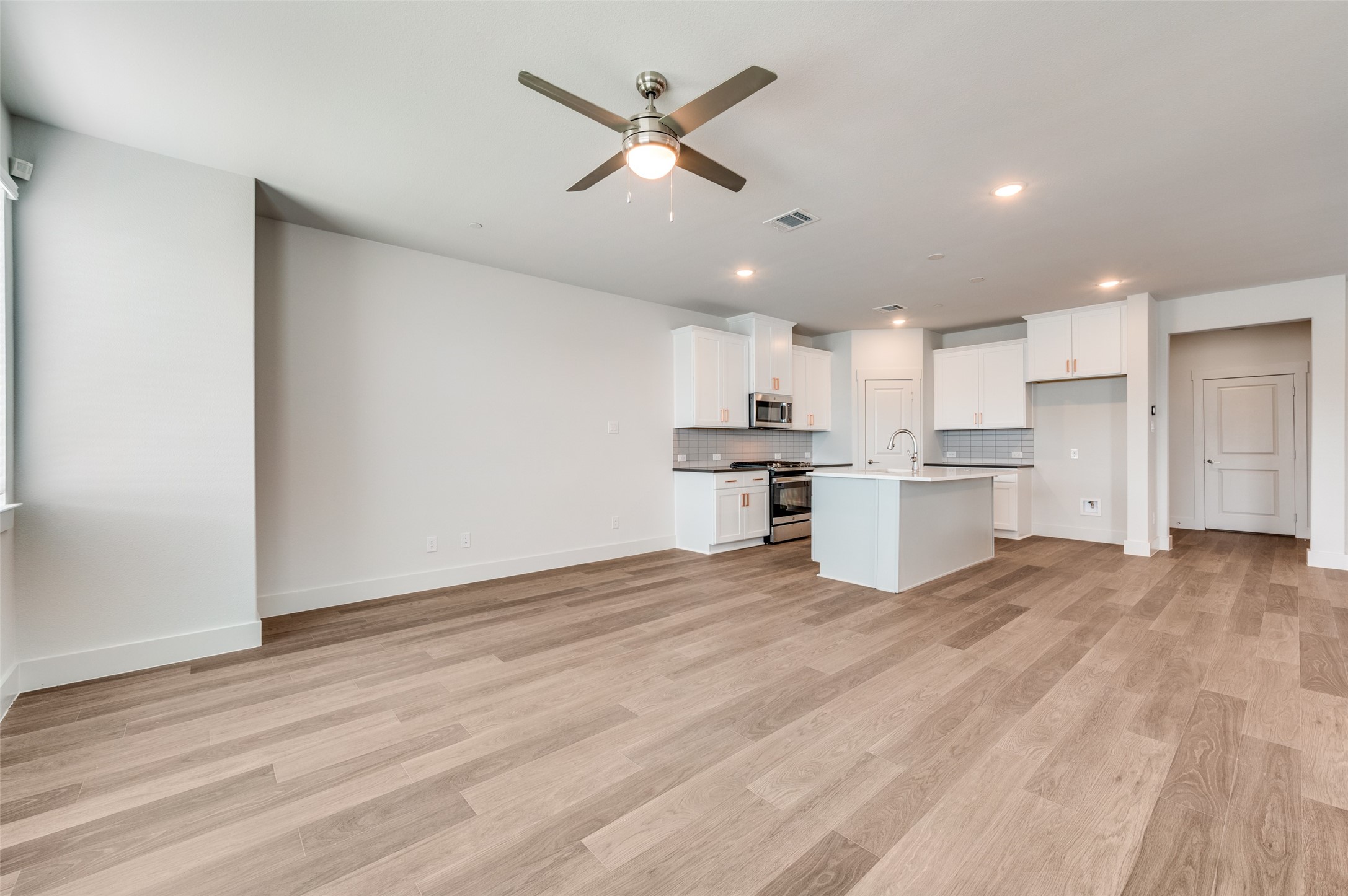 4553 Lamplights Drive