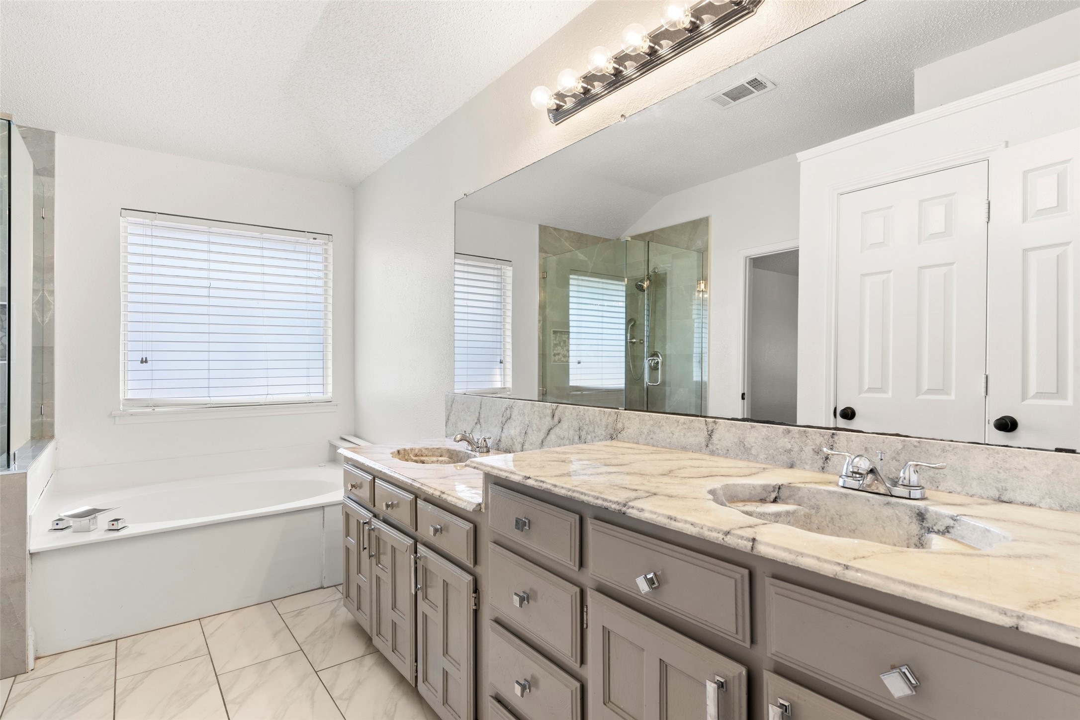 2522 Primrose Lane