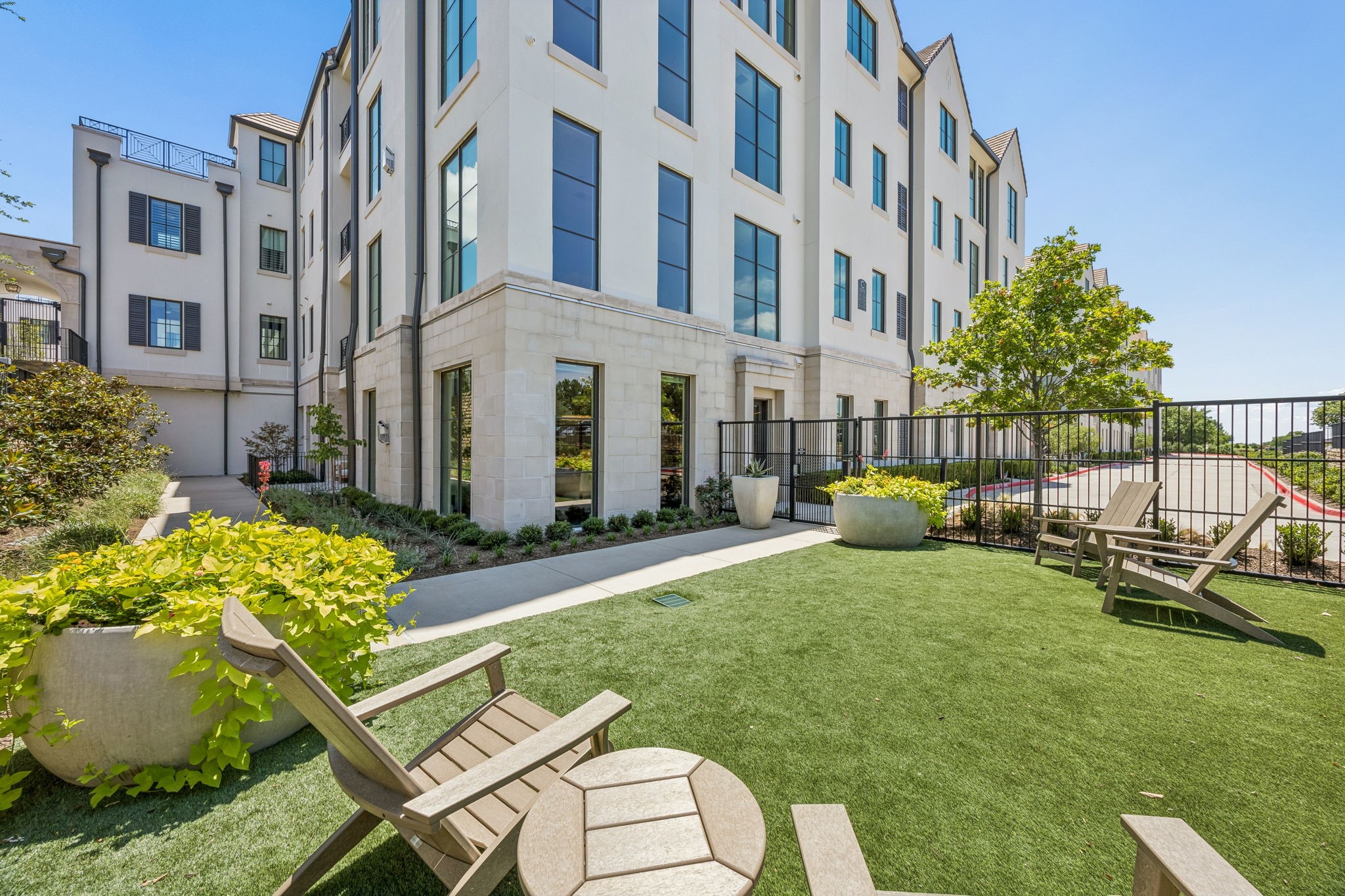 5270 Town & Country Boulevard 22