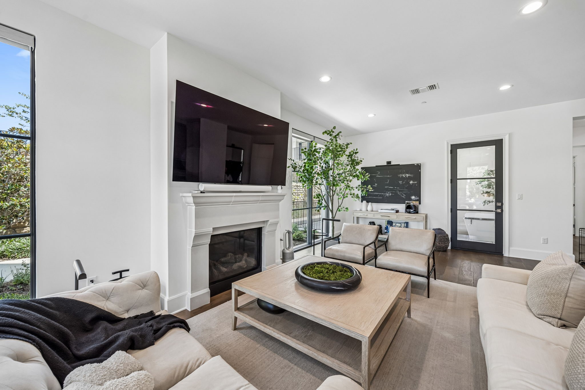 5270 Town & Country Boulevard 22