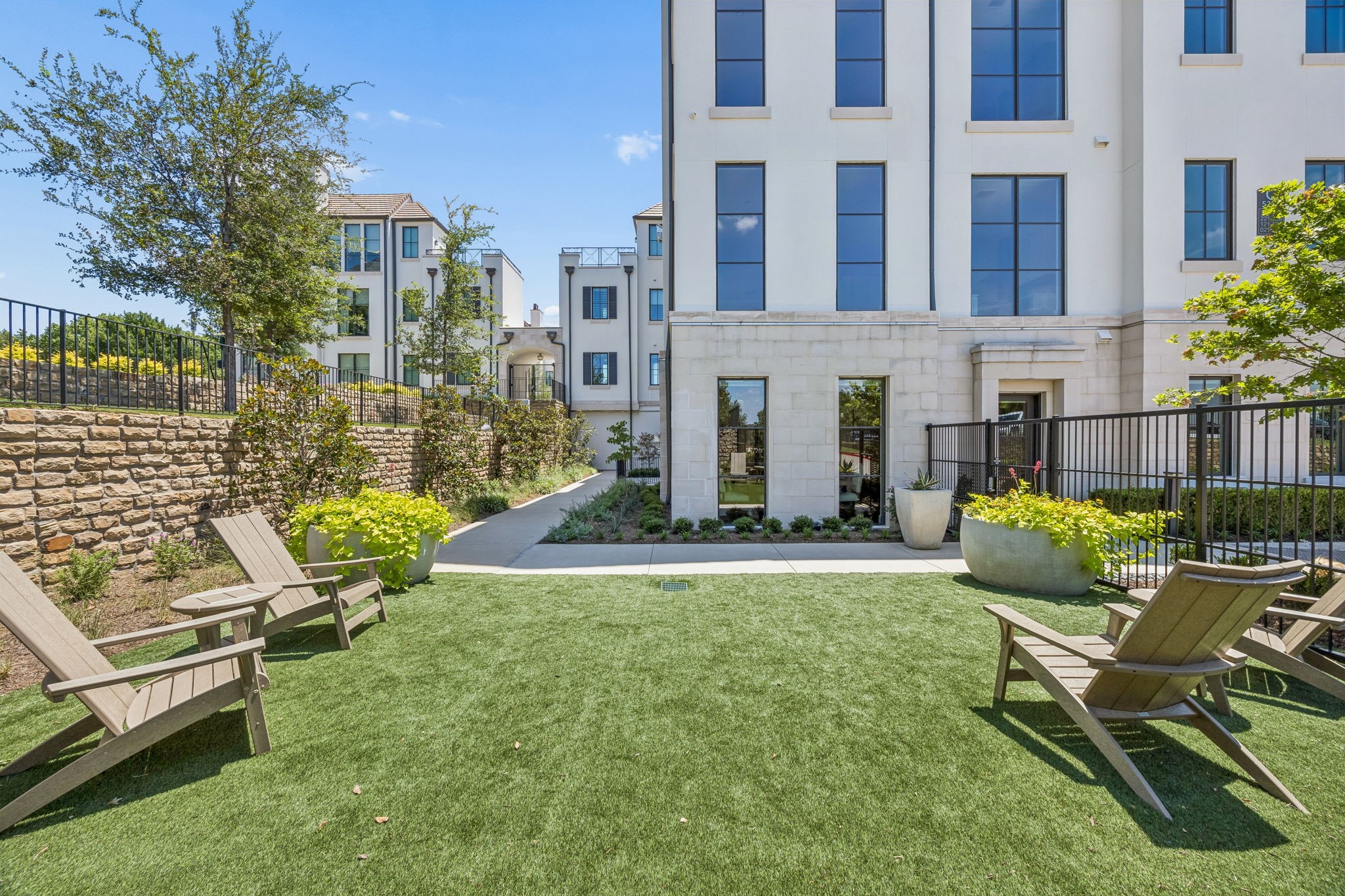 5270 Town & Country Boulevard 22