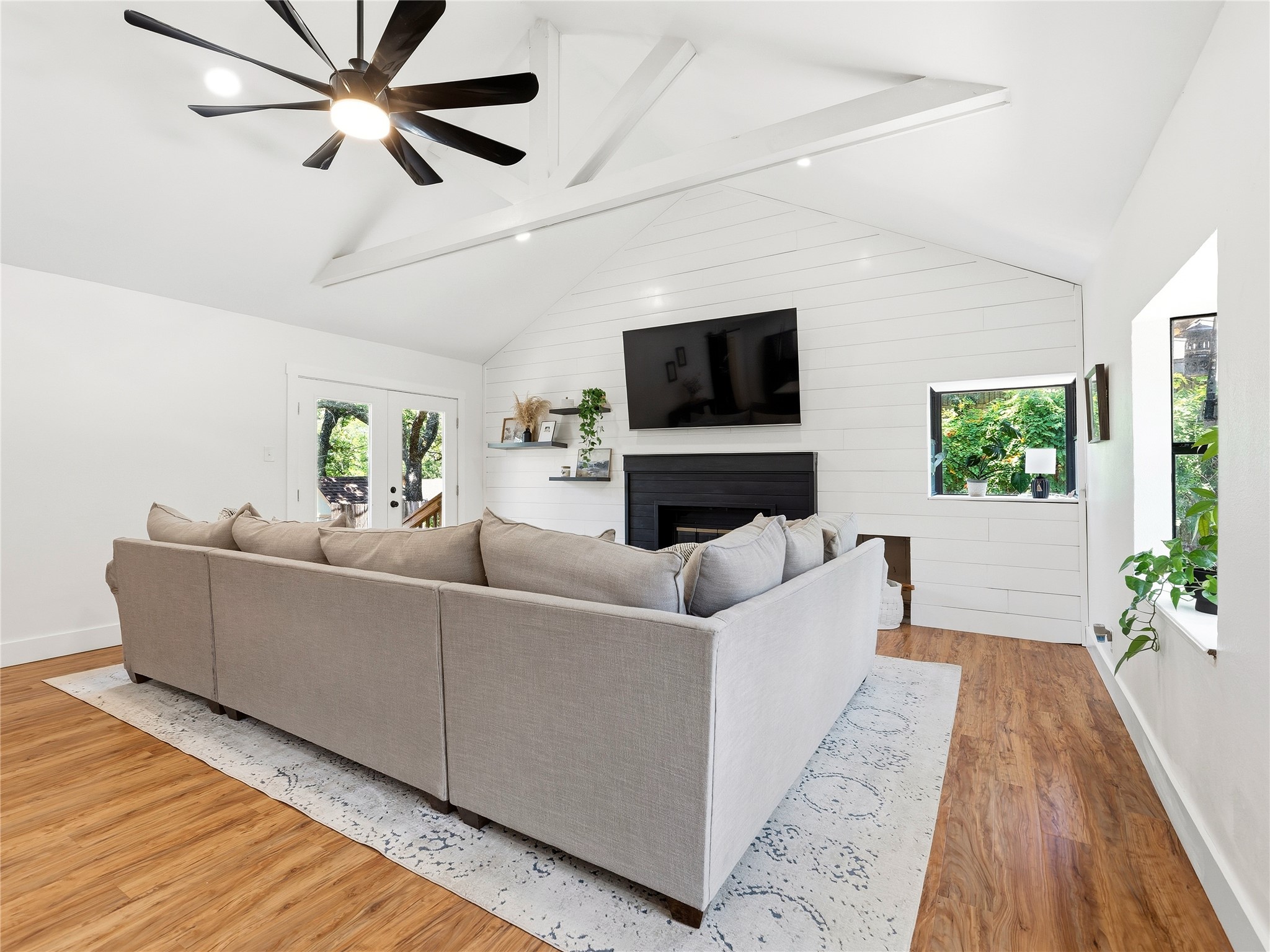 109 Oaktree Drive