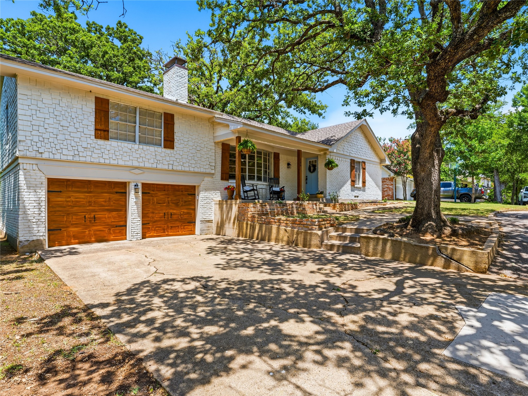 109 Oaktree Drive