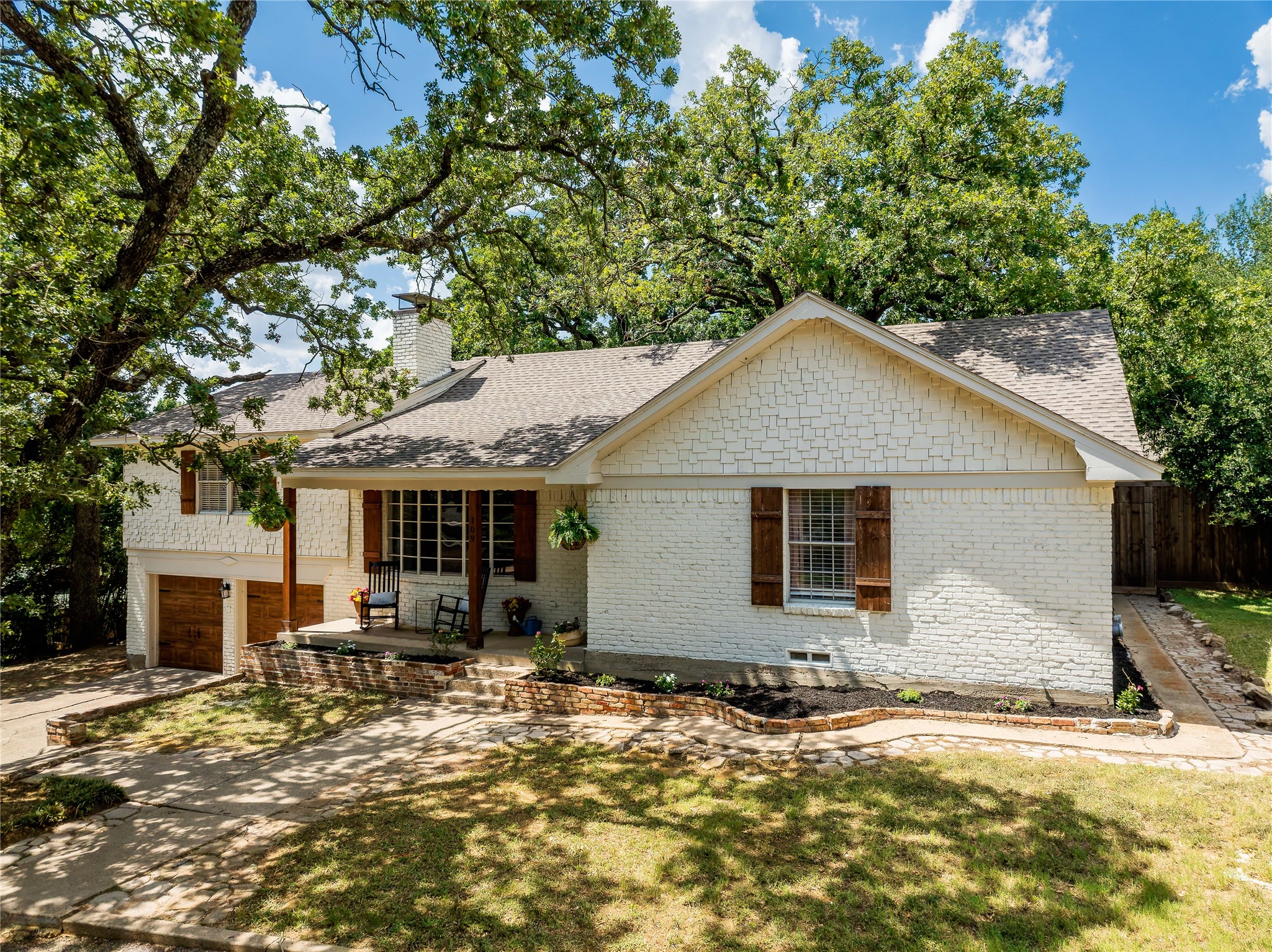 109 Oaktree Drive