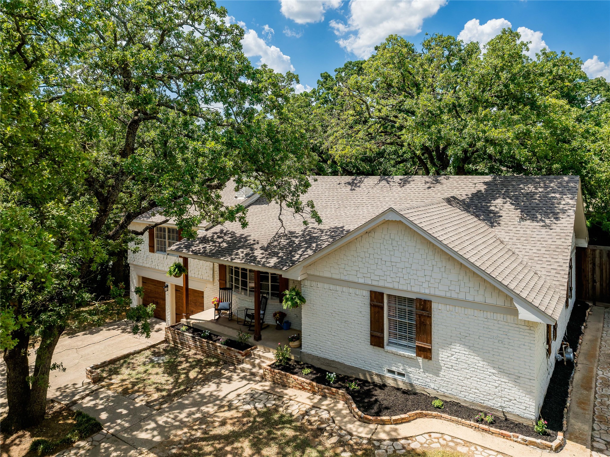 109 Oaktree Drive