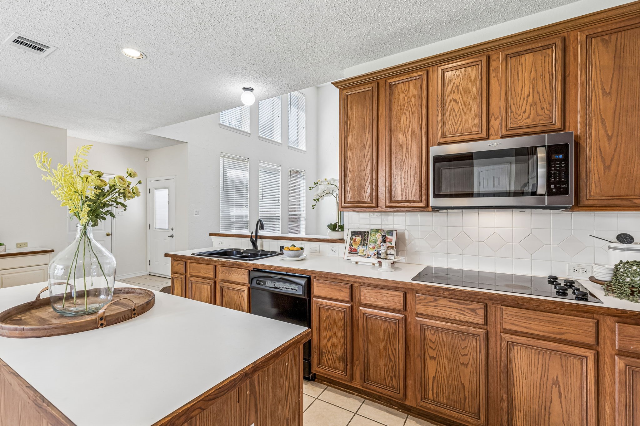 8121 Skyridge Drive