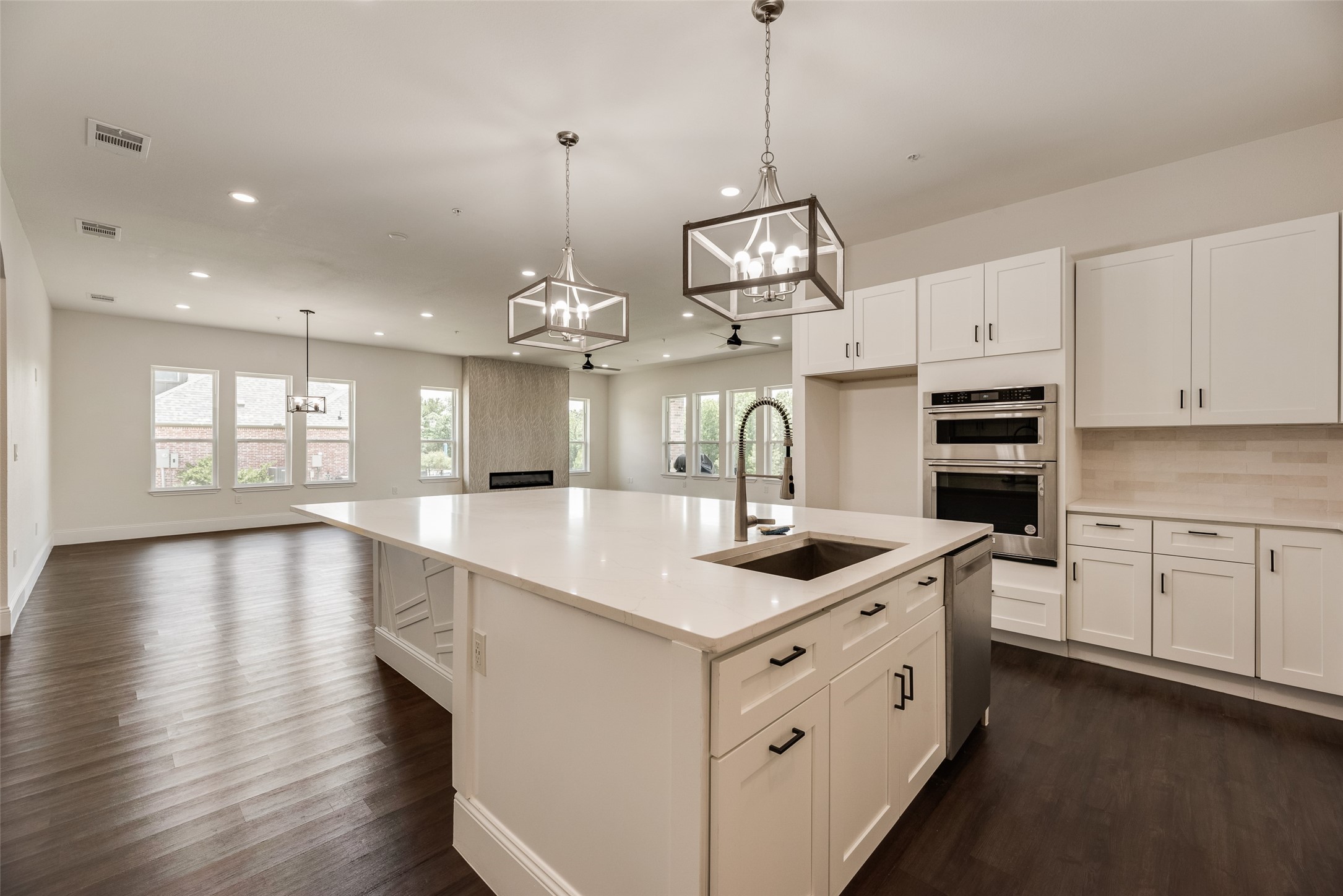 1045 Peppy San Drive
