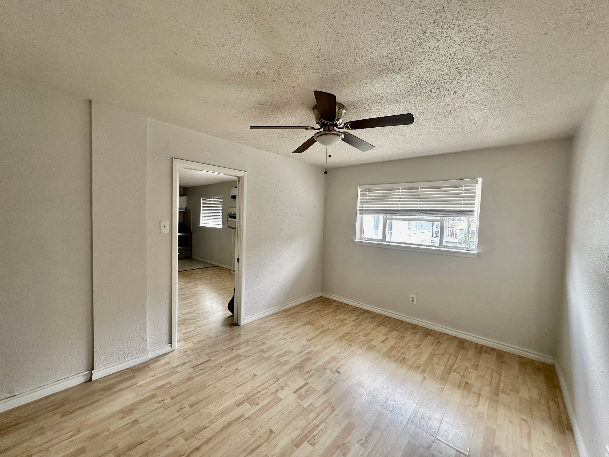 4115 Douglas 204