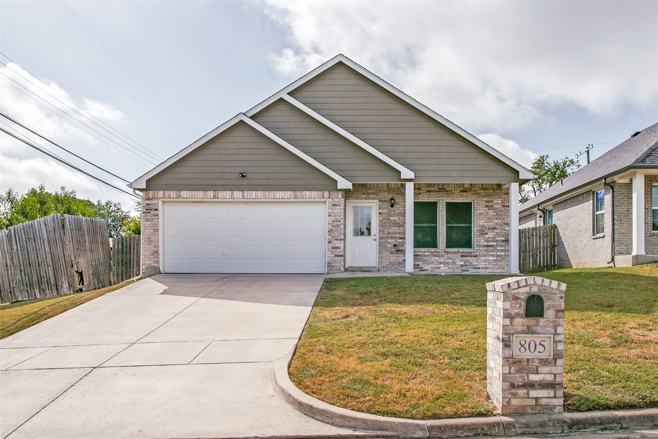 805 N Ridge Drive