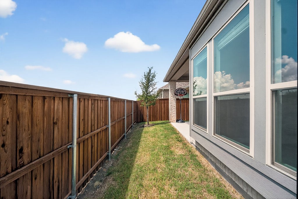 2907 Woodland Court