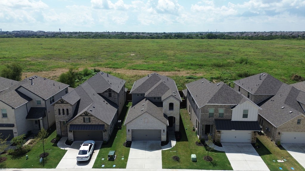 2907 Woodland Court
