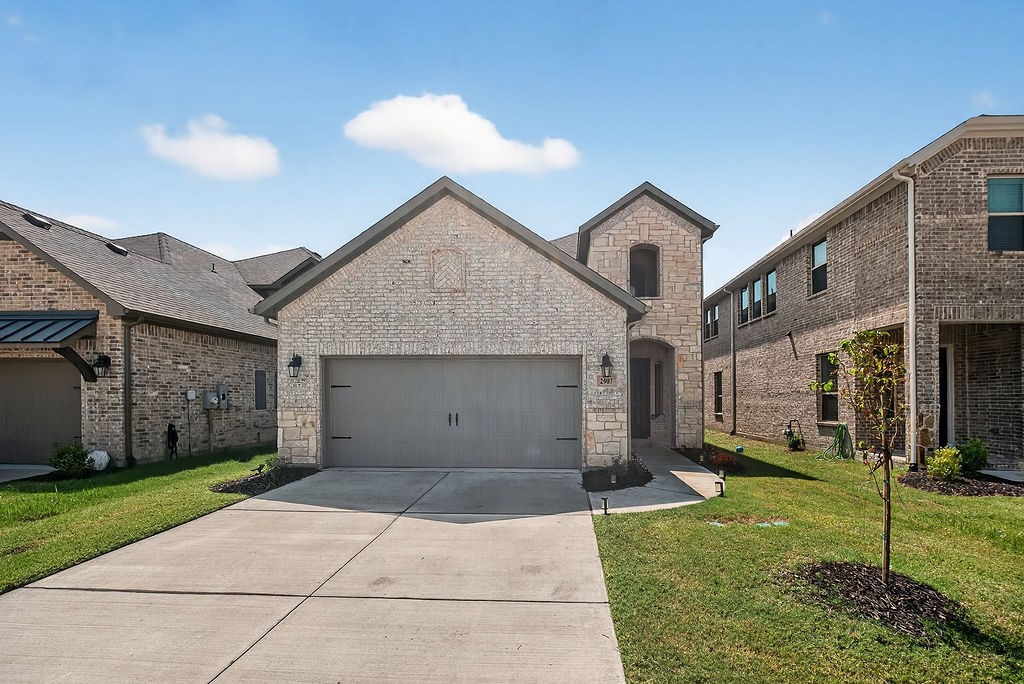 2907 Woodland Court
