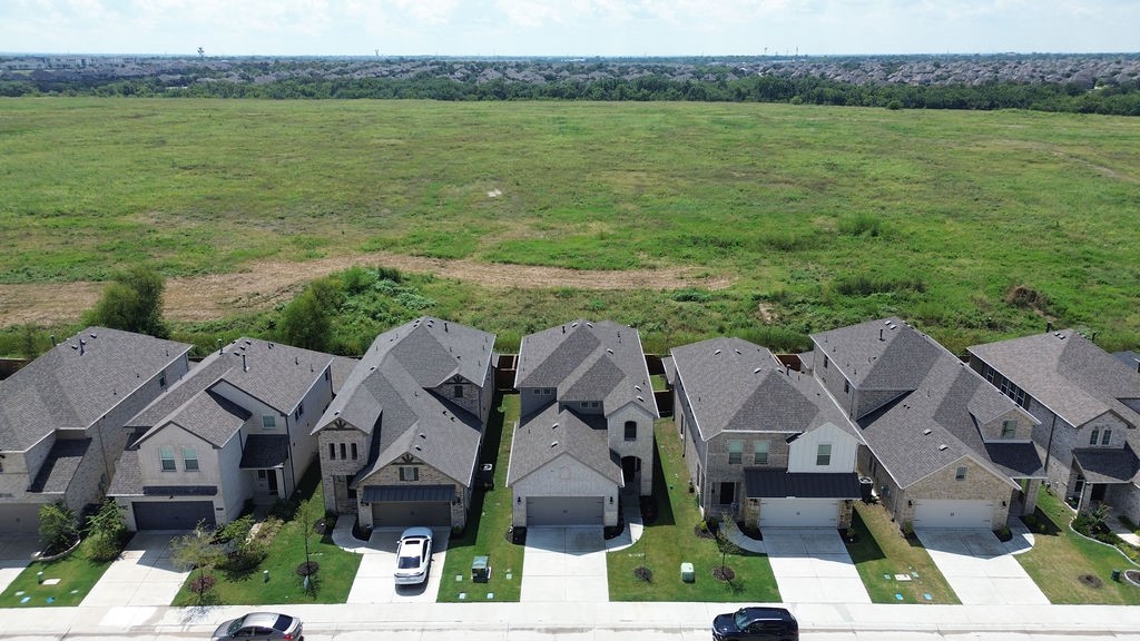 2907 Woodland Court