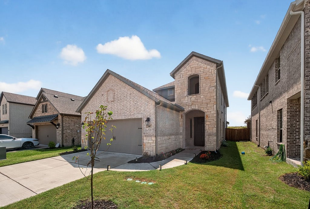 2907 Woodland Court