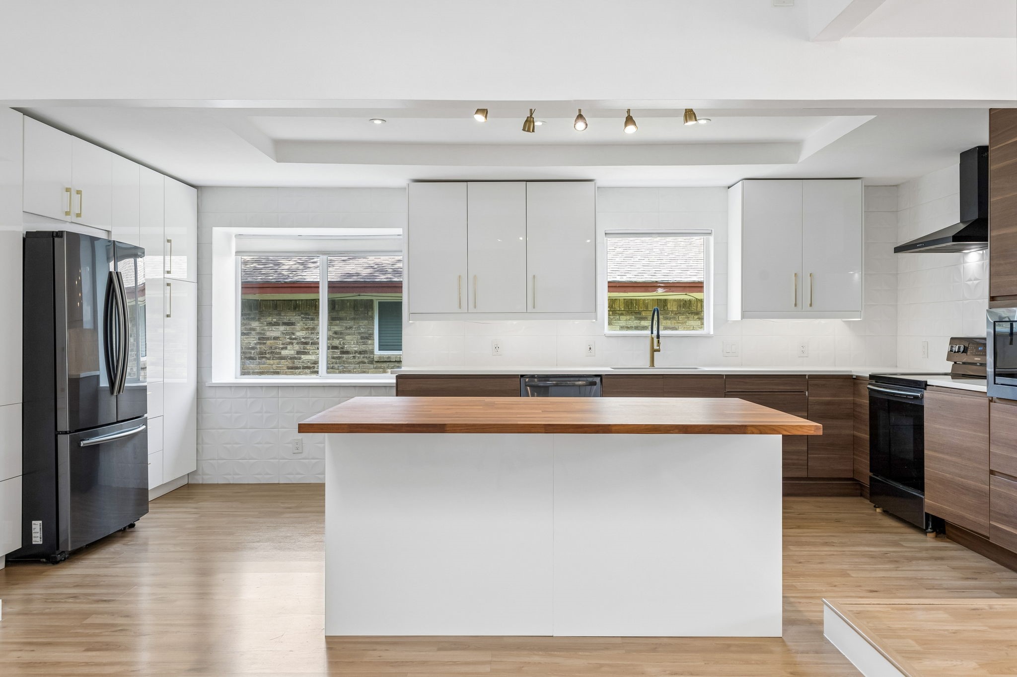 3116 Kingsbridge Drive