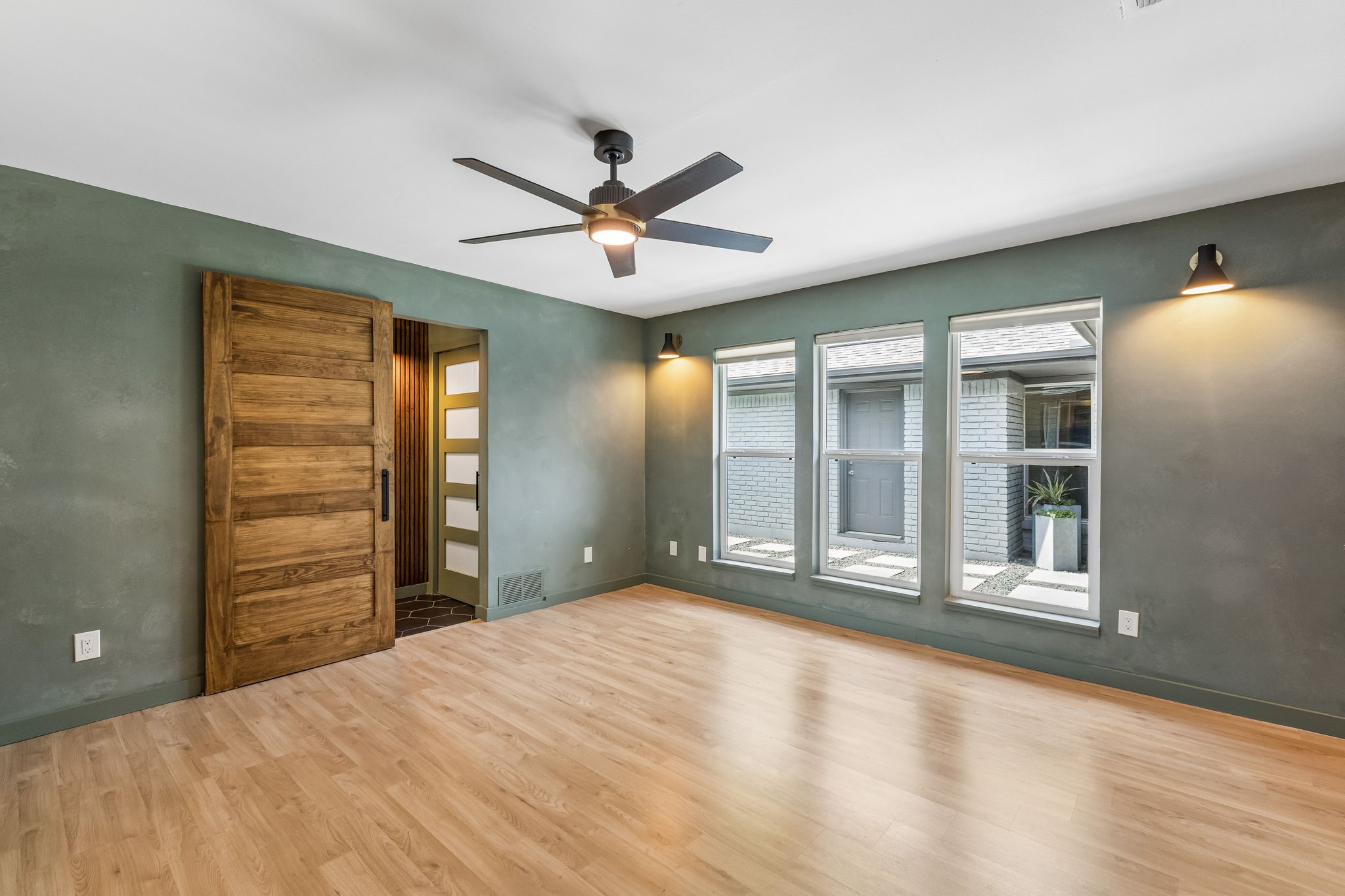 3116 Kingsbridge Drive