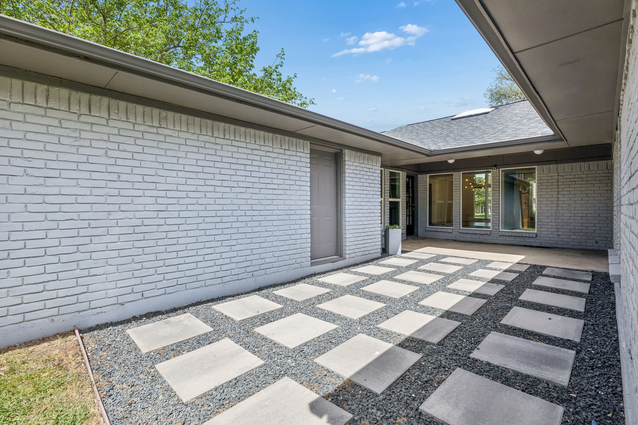 3116 Kingsbridge Drive