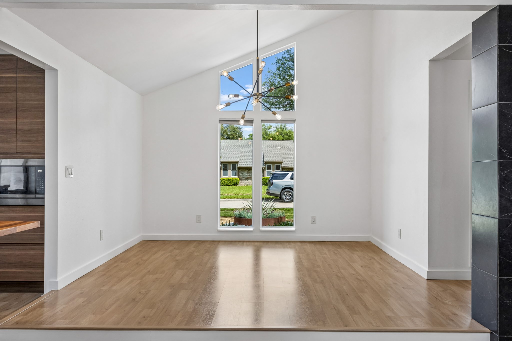3116 Kingsbridge Drive