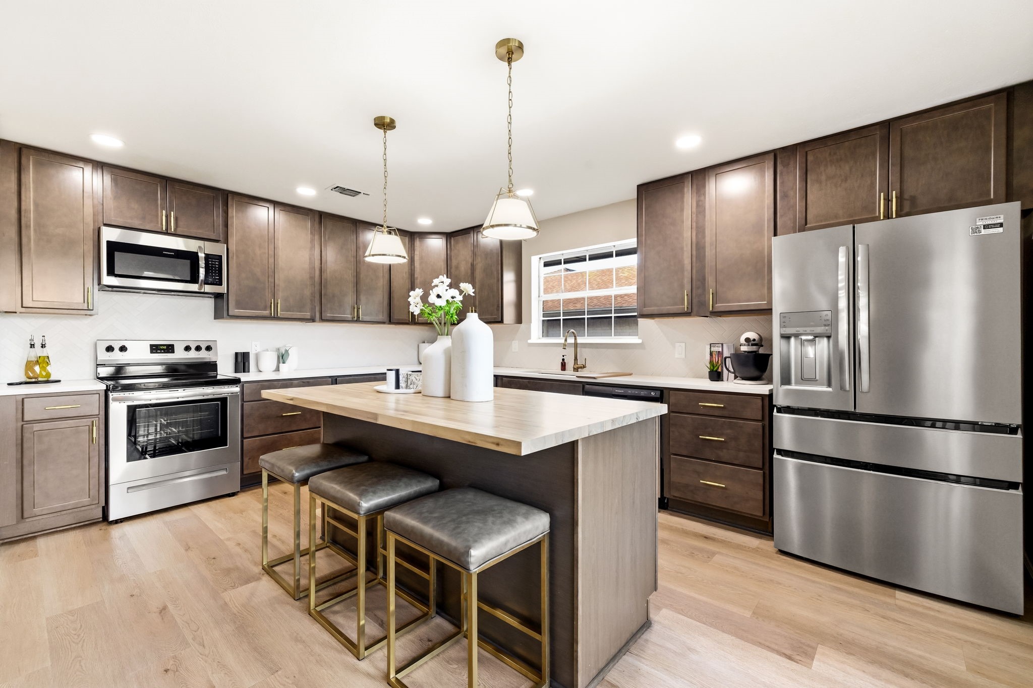2341 Monticello Circle