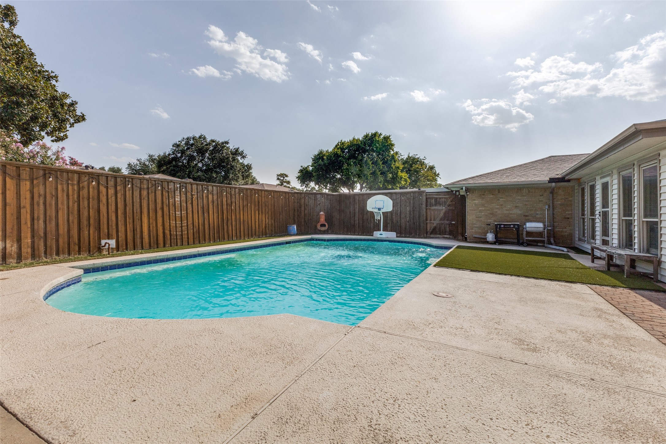 2512 Evergreen Drive