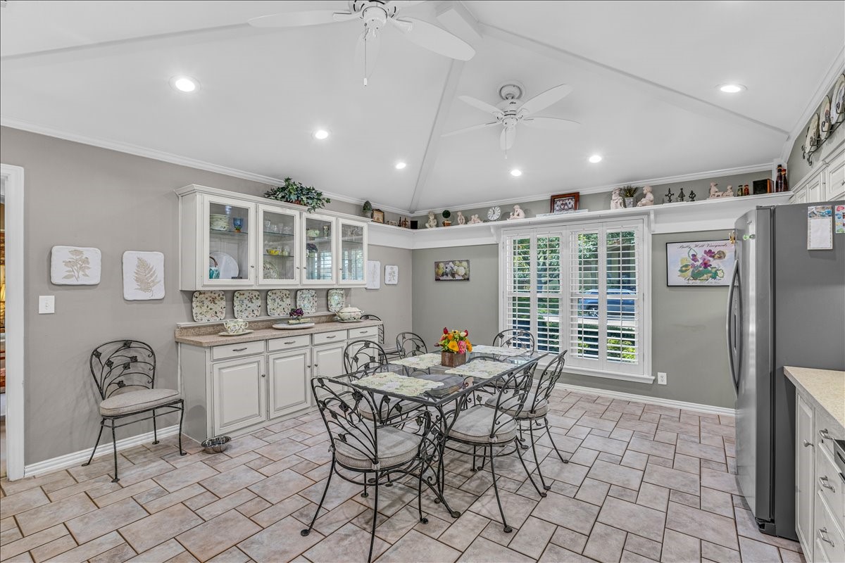 1609 Lake Hill Lane