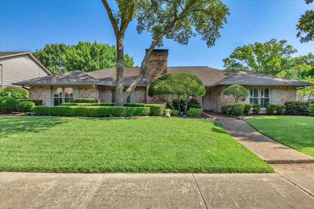 1609 Lake Hill Lane