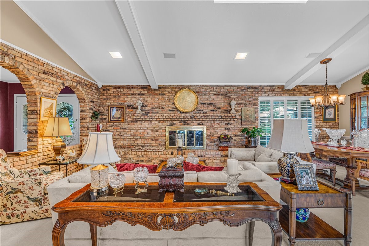 1609 Lake Hill Lane