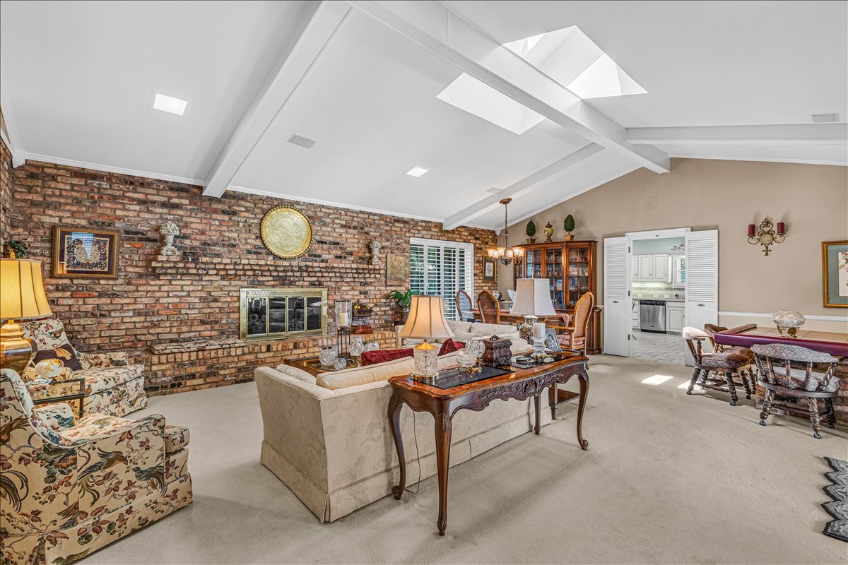 1609 Lake Hill Lane