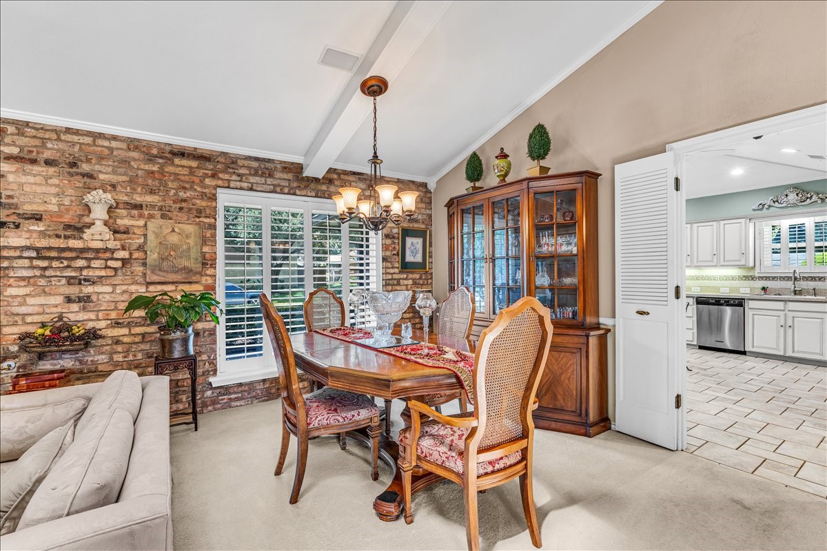 1609 Lake Hill Lane