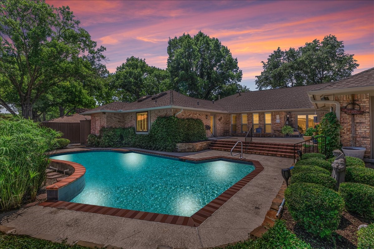 1609 Lake Hill Lane