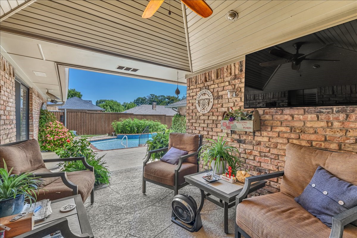 1609 Lake Hill Lane