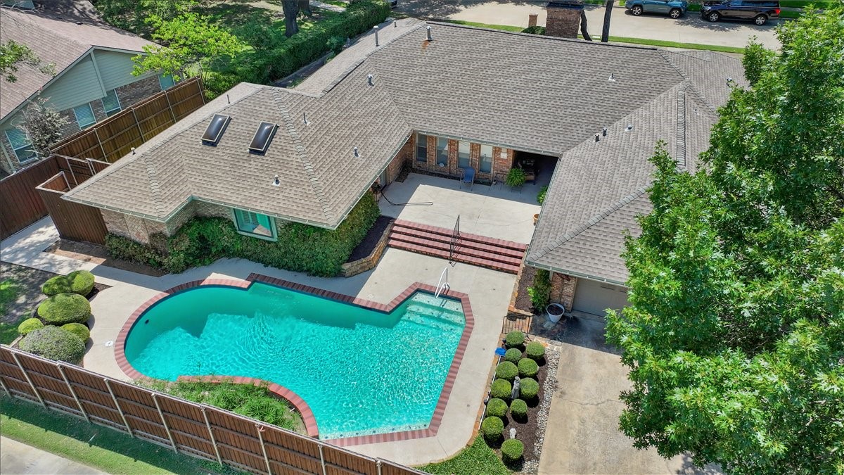 1609 Lake Hill Lane