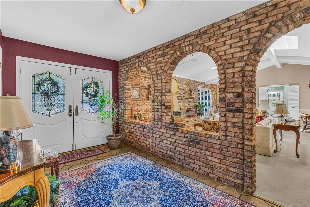 1609 Lake Hill Lane