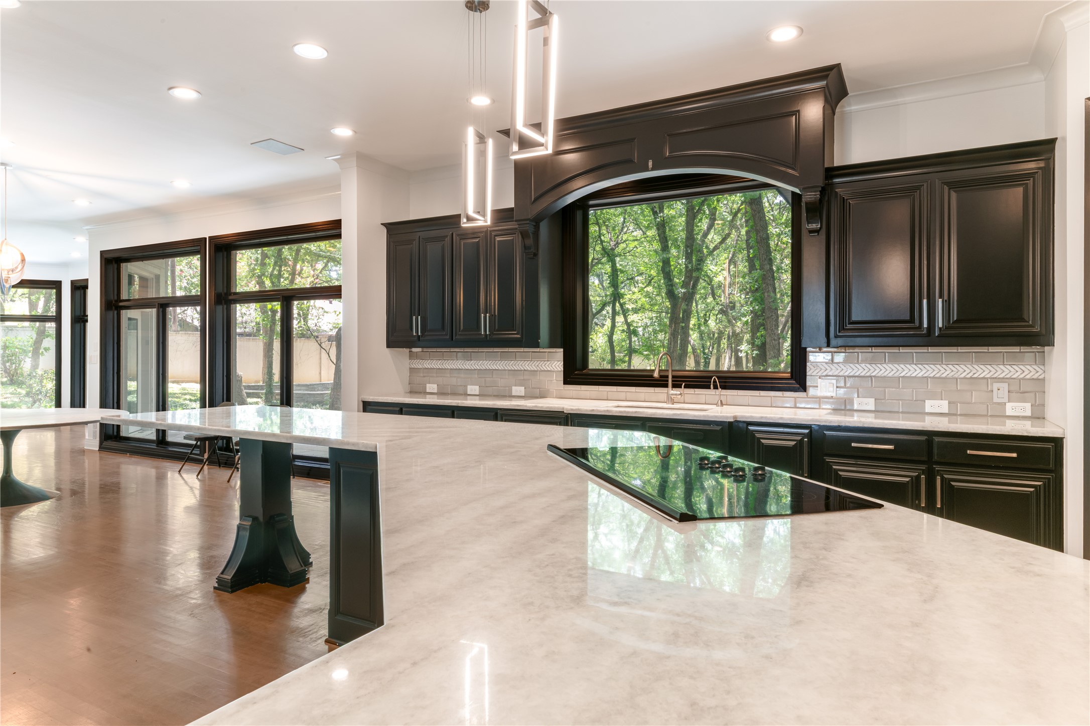 2420 Lincoln Drive