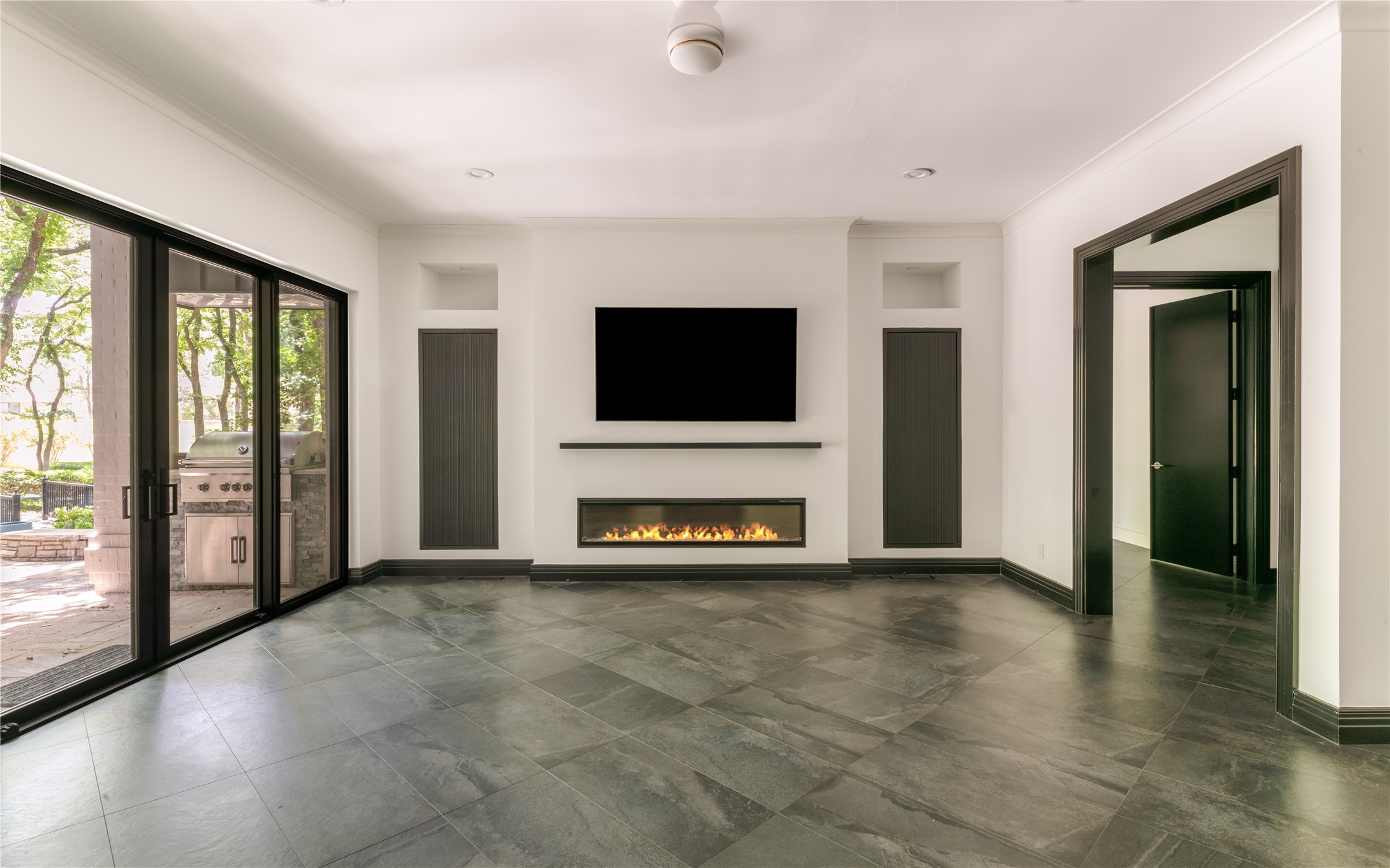 2420 Lincoln Drive