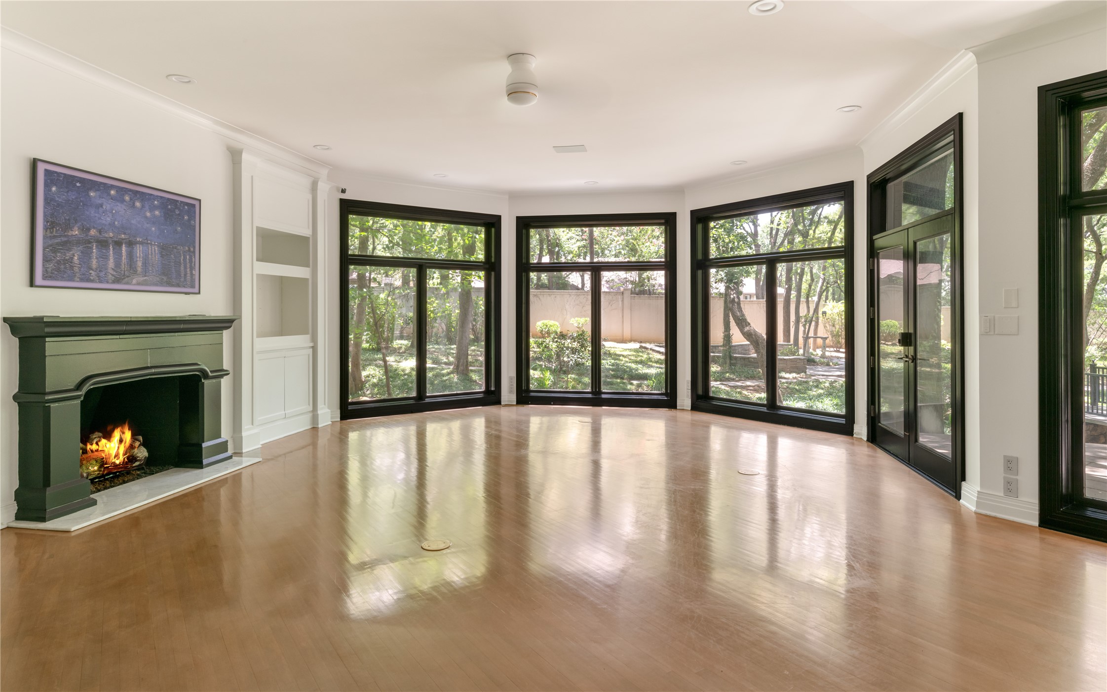 2420 Lincoln Drive