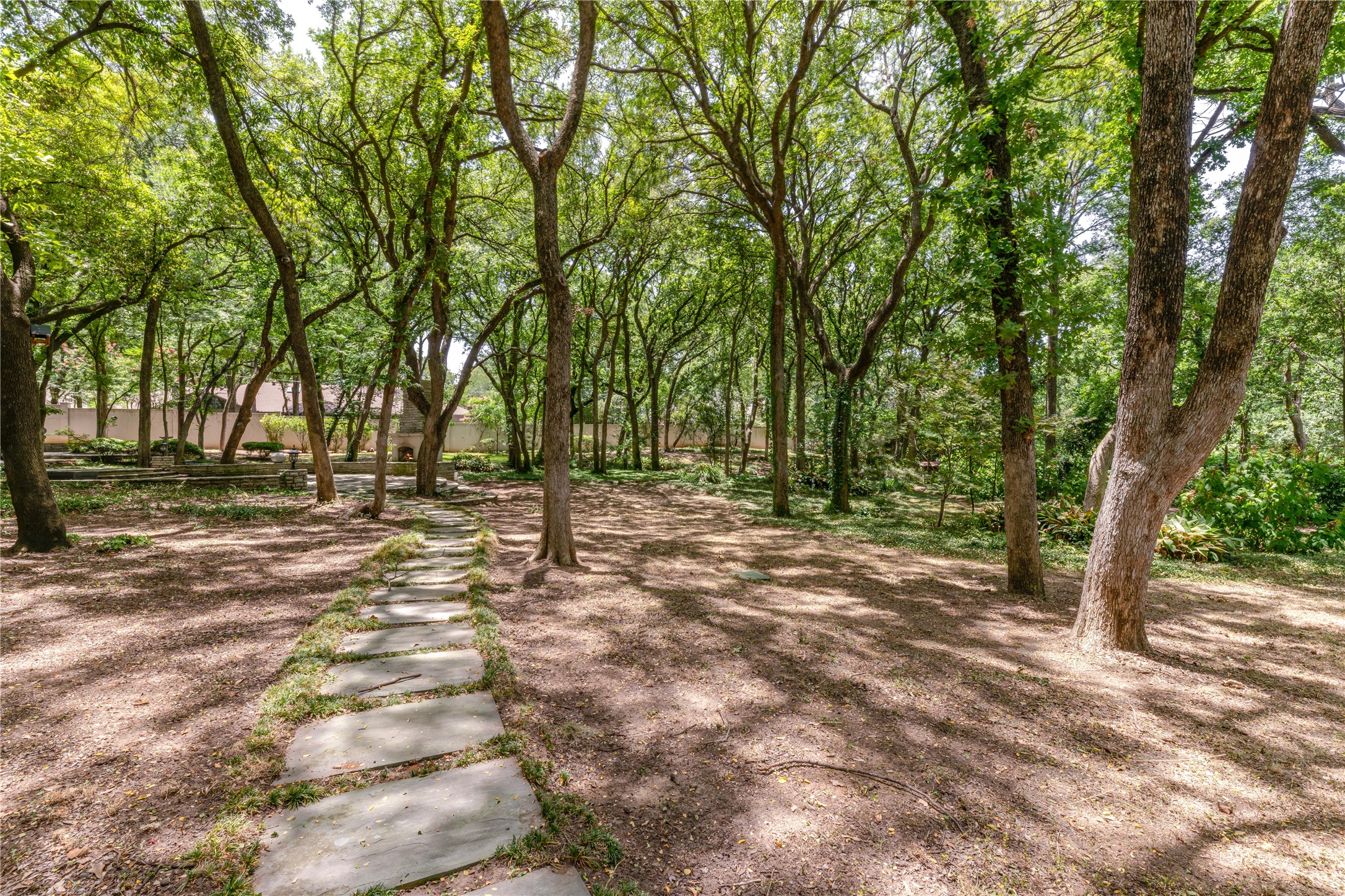 2420 Lincoln Drive