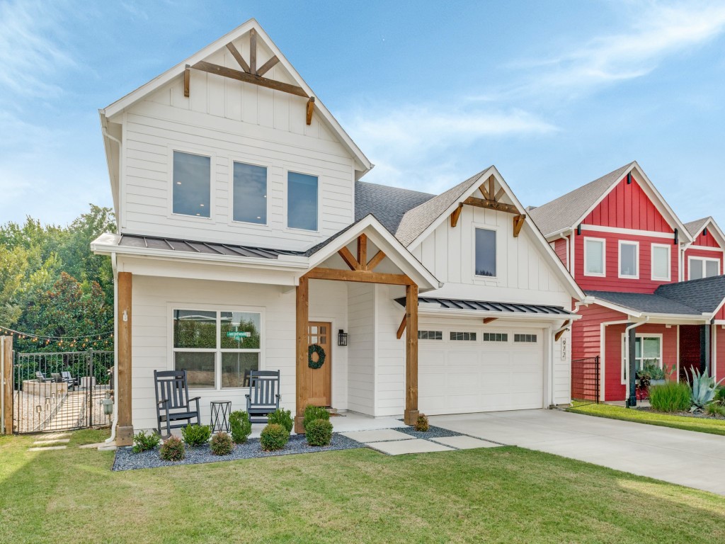 972 Meadow Bend Loop S