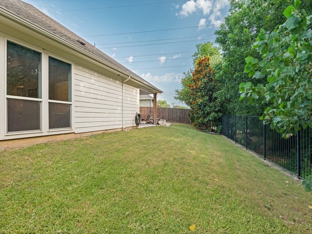 972 Meadow Bend Loop S