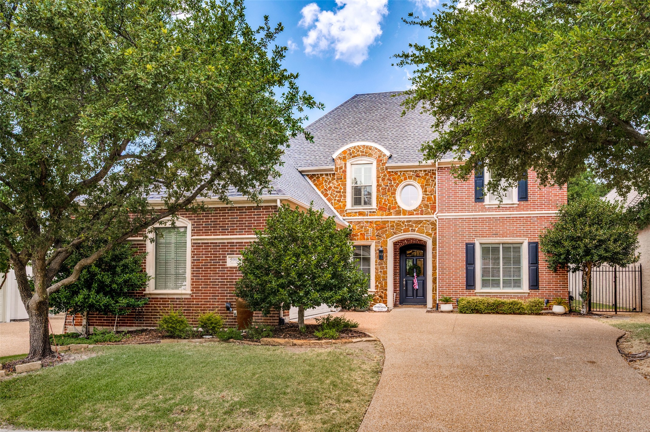 5902 Arrowhead Drive